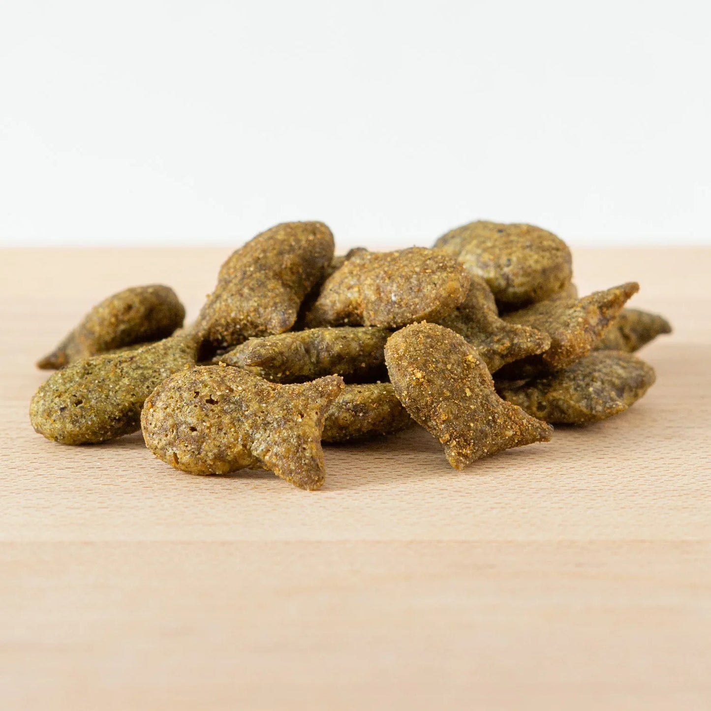 CHRIBA WHITEFISH CRUNCHY CAT TREATS- 3oz