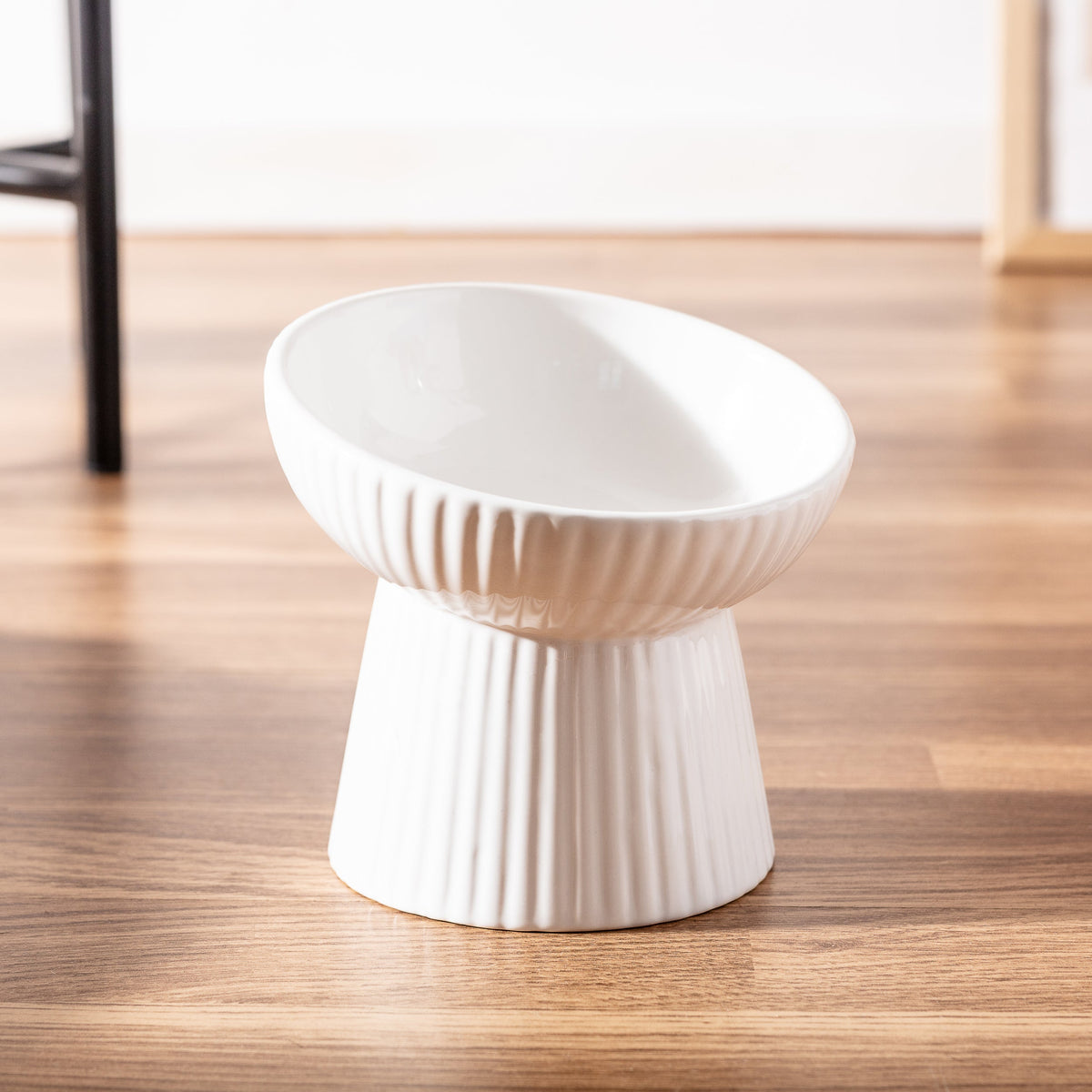Oscar Fluted Elevated Cat Dish - White
